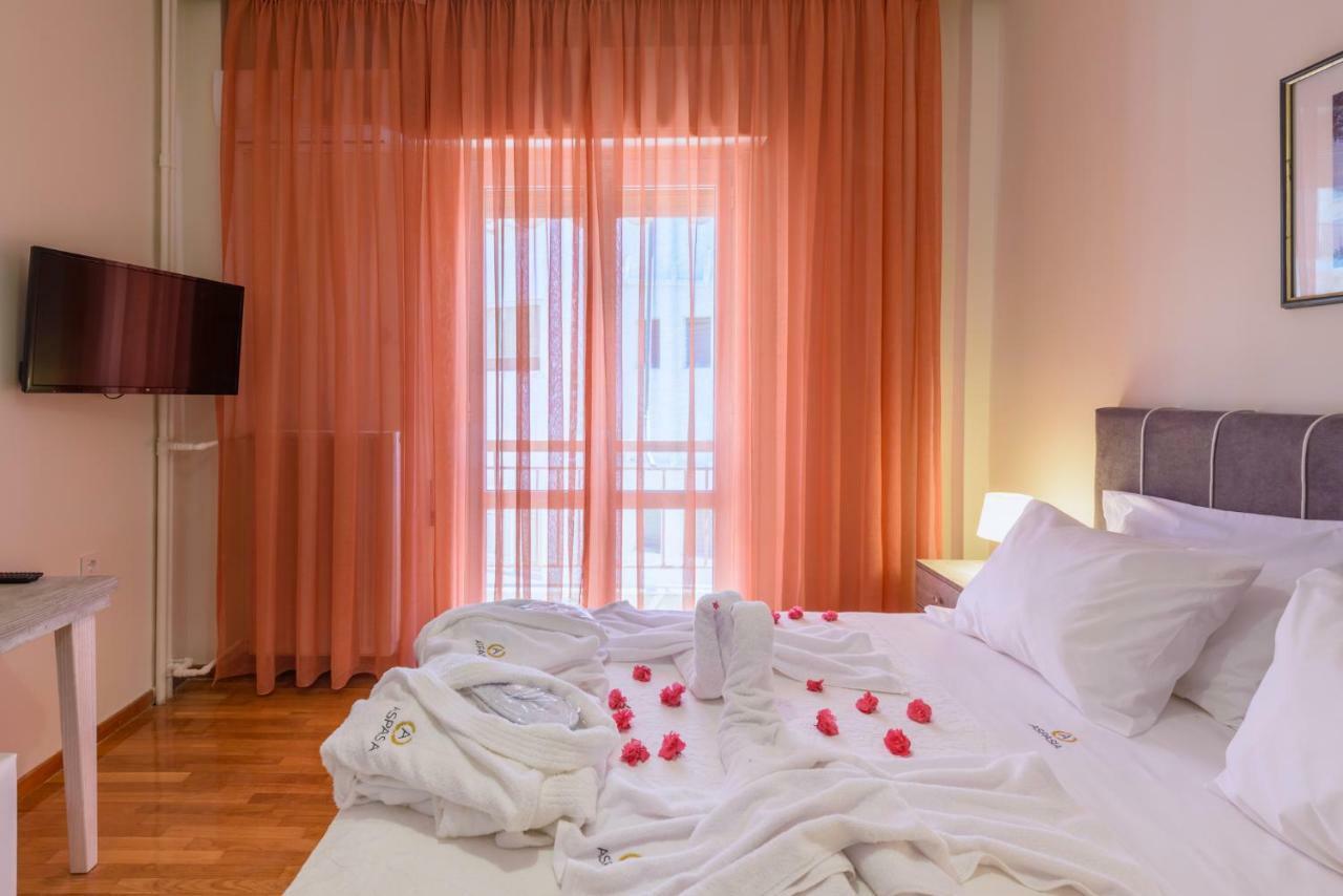 Aspasias Luxury Suite Chrissi Akti Chania Exterior foto